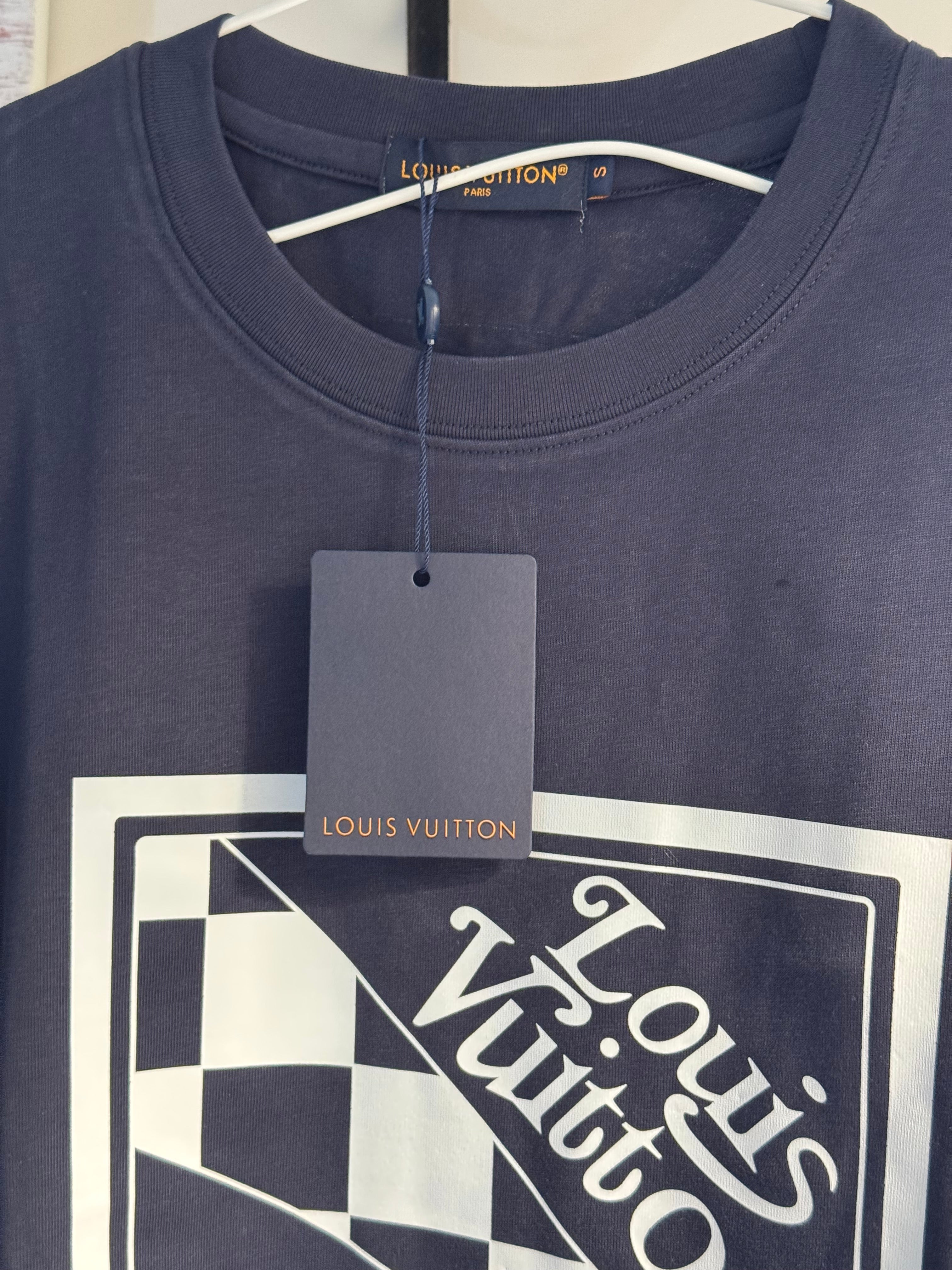 T-shirt Louis Vuitton – TAGLIA (S) a Maniche Corte