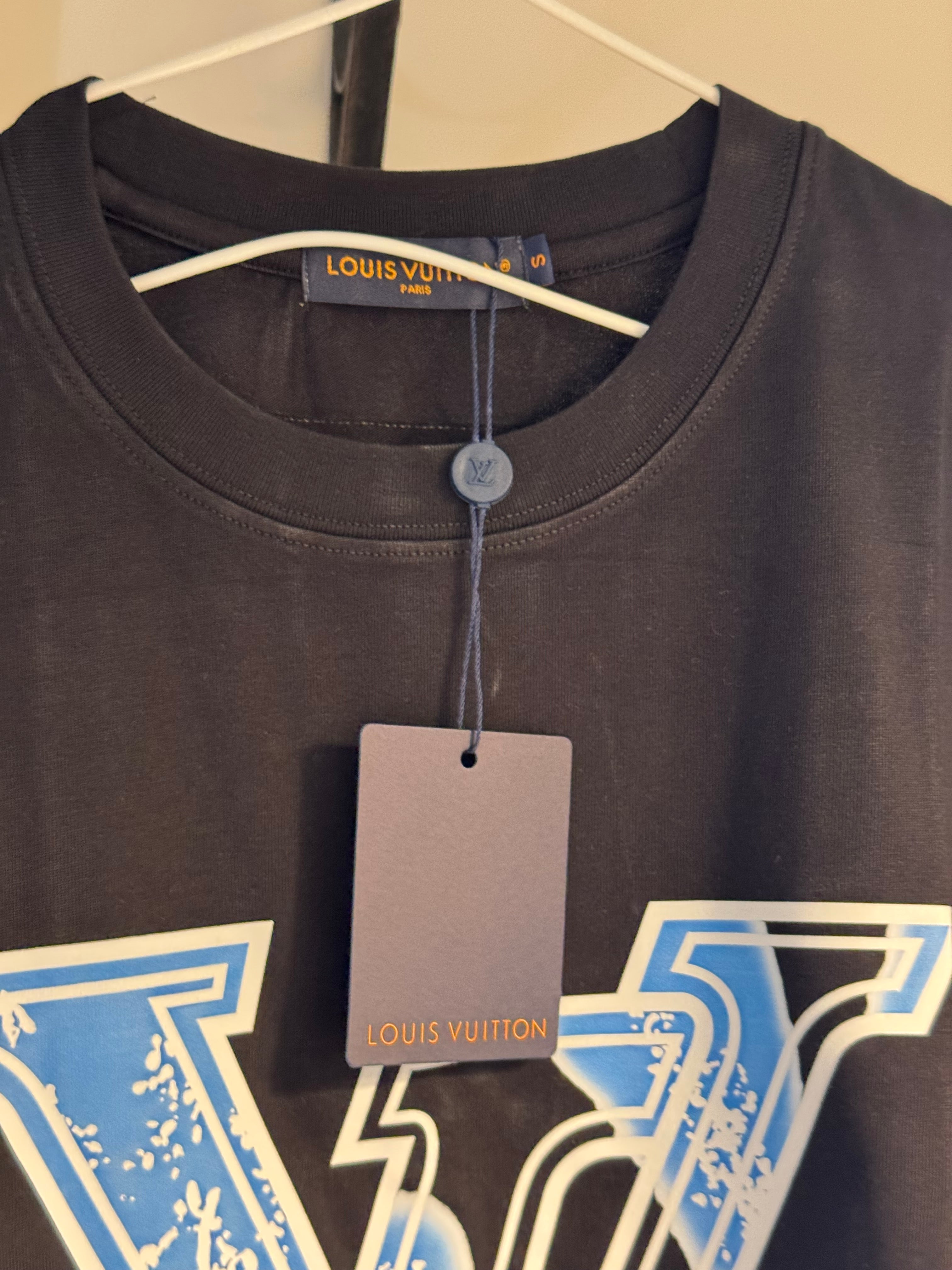 T-shirt Louis Vuitton – TAGLIA (S) a Maniche Corte