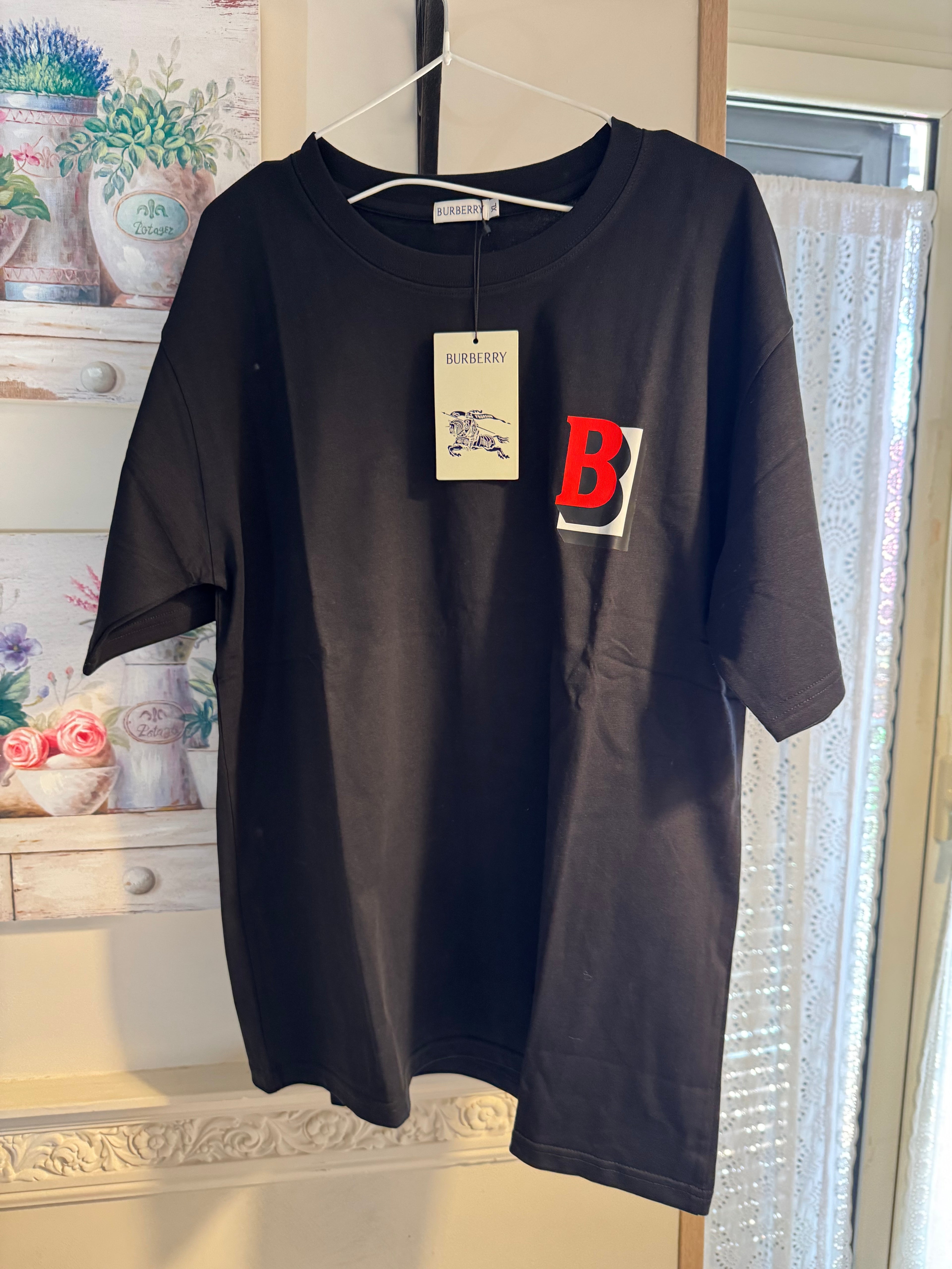 T-shirt BURBERRY – TAGLIA (XL) a Maniche Corte