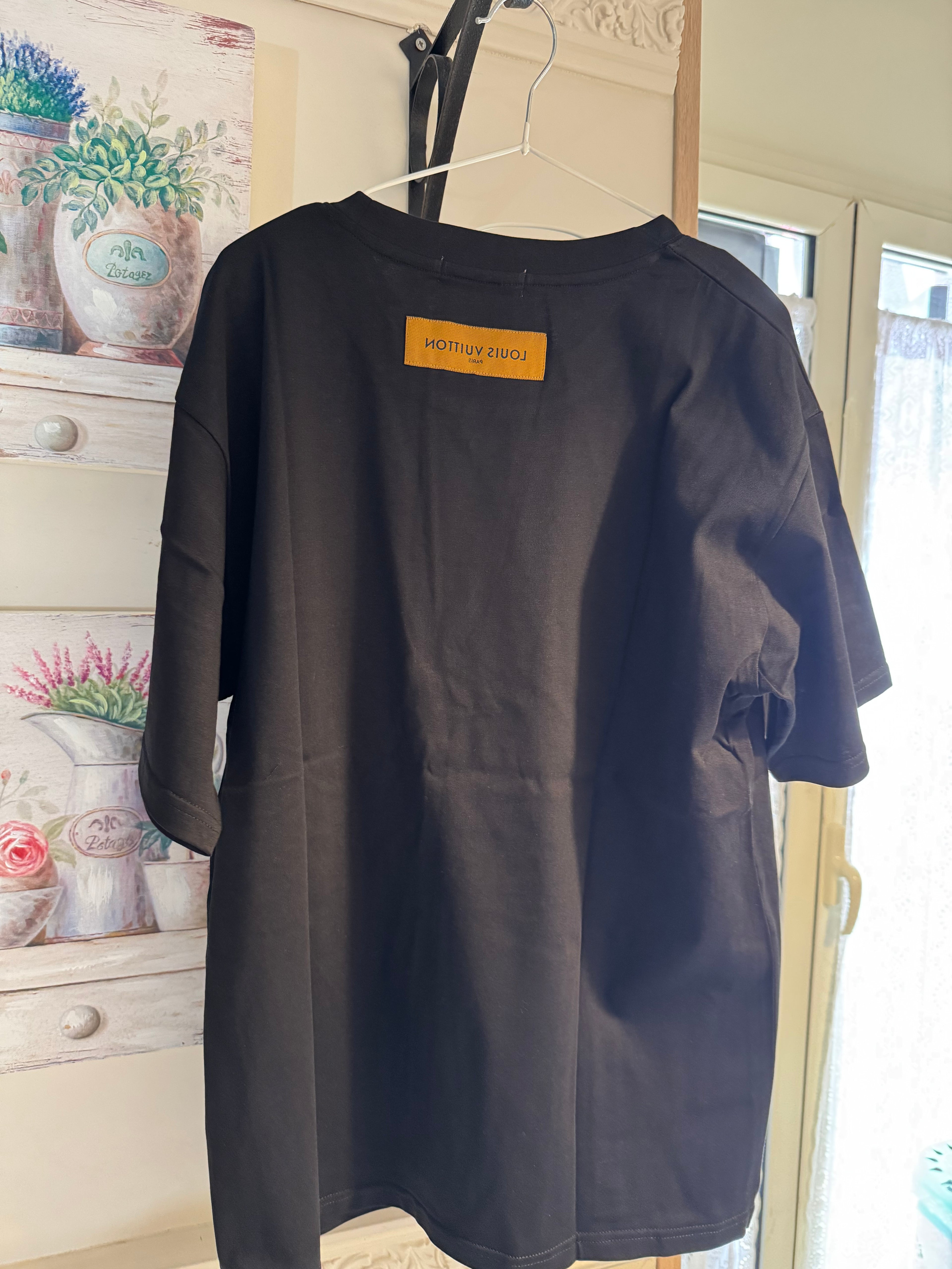 T-shirt Louis Vuitton – TAGLIA (XL) a Maniche Corte