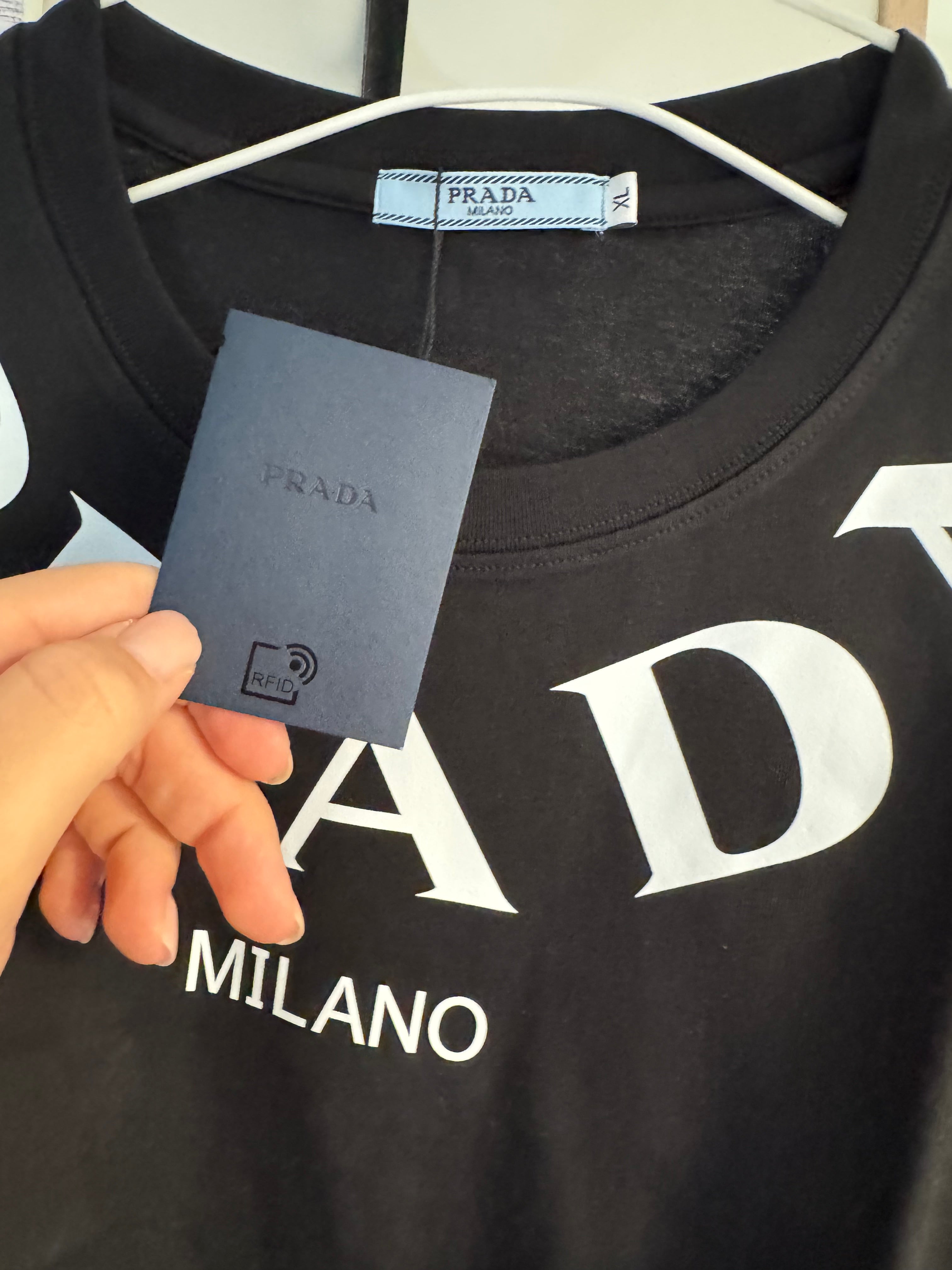 T-shirt PRADA – TAGLIA (XL) a Maniche Corte